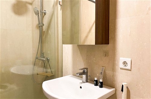 Foto 15 - Elegant And Comfort 1Br Sudirman Suites Apartment