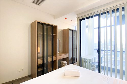 Foto 23 - Elegant And Comfort 1Br Sudirman Suites Apartment