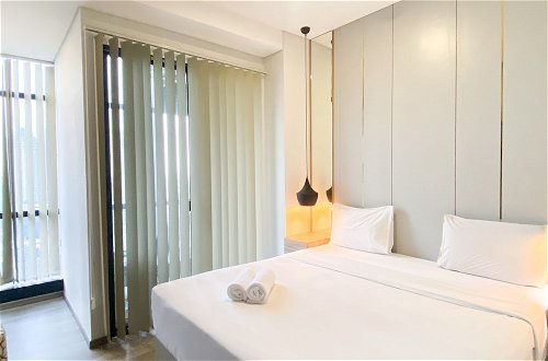 Foto 3 - Elegant And Comfort 1Br Sudirman Suites Apartment