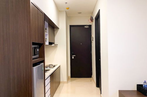 Foto 4 - Elegant And Comfort 1Br Sudirman Suites Apartment