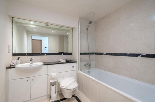 Photo 10 - Luxury 1 Bed Apartment Close To Excel & o2