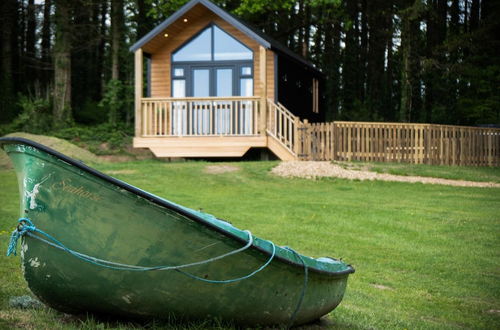 Photo 36 - Cabin In The Woods - 1 Bedroom Lodge - Kilgetty