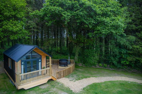 Photo 12 - Cabin In The Woods - 1 Bedroom Lodge - Kilgetty