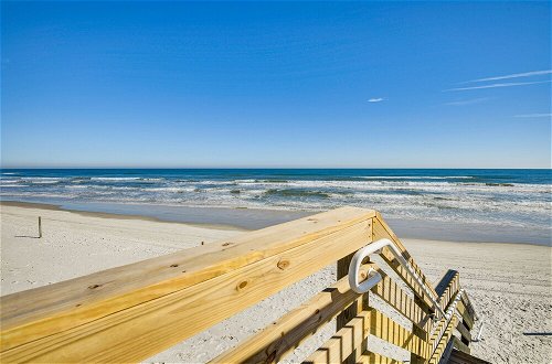 Foto 3 - Beachfront Daytona Condo w/ Pool & Hot Tub Access