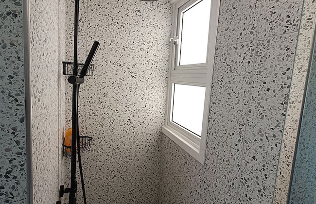 Two Bedroom Condo - Just Renovated & Great Location - Foto 7