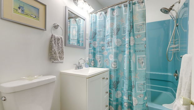 Worcester Home on Indian Lake w/ Shared Boat Dock - Foto 5, Interior