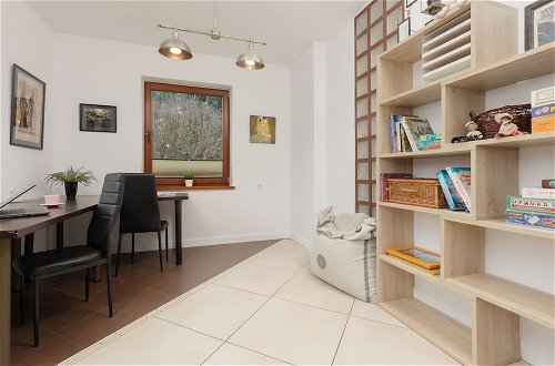 Photo 43 - 4-bedroom House in Warsaw by Renters