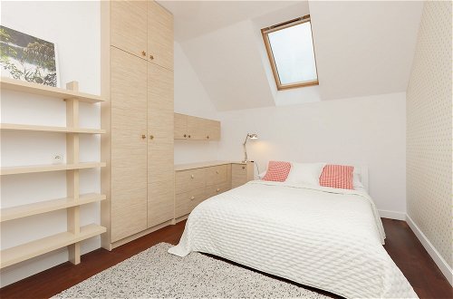 Photo 14 - 4-bedroom House in Warsaw by Renters