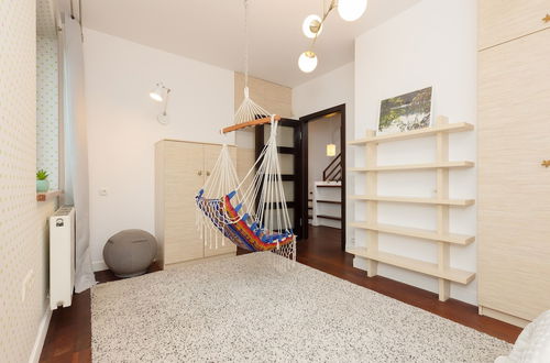 Photo 10 - 4-bedroom House in Warsaw by Renters