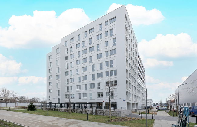 8th Floor Apartment in Warsaw by Renters - Photo 41