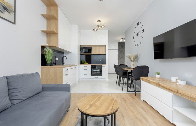 8th Floor Apartment in Warsaw by Renters - Photo 15