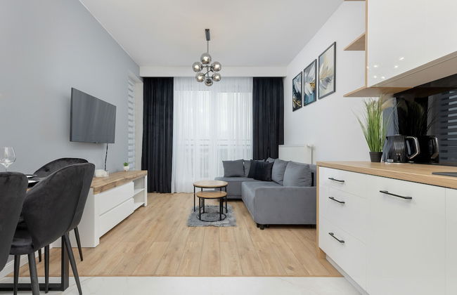 8th Floor Apartment in Warsaw by Renters - Photo 13