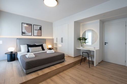 Photo 2 - Luxury Apartment near Floisvos Marina