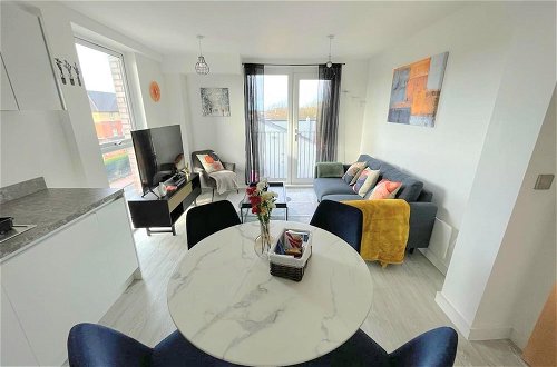 Foto 18 - Stunning 1-bed Short Let Apartment in Salford