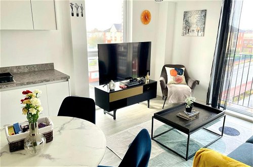 Foto 12 - Stunning 1-bed Short Let Apartment in Salford