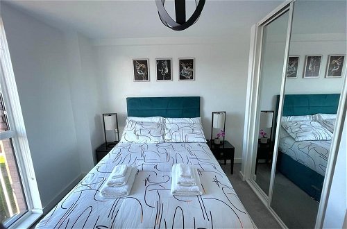Foto 7 - Stunning 1-bed Short Let Apartment in Salford