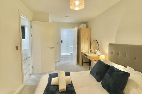 Photo 4 - Luxury Spa Apartment Manchester City Centre