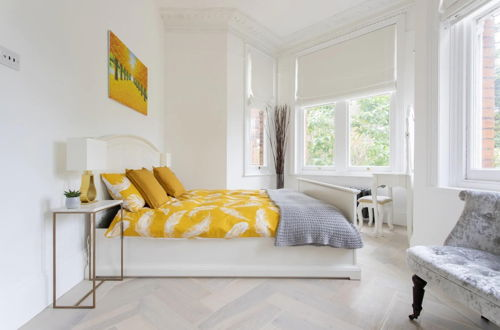 Foto 12 - Stunning 4-bed Property in London-parking & Garden