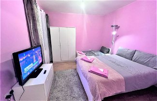 Photo 2 - Remarkable 1-bed Apartment in High Wycombe
