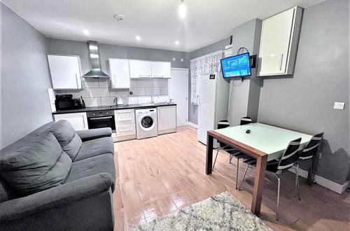 Photo 9 - Remarkable 1-bed Apartment in High Wycombe