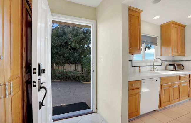 Stunning Coastal Cottage w/ Views of Monterey Bay! - Photo 7