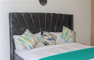 Photo 3 - Lux Suites Royal Oak Residency