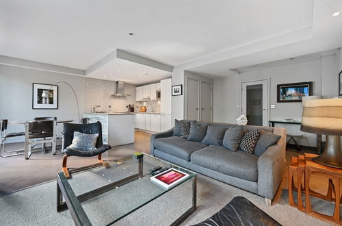 Photo 7 - Sleek 2BD Flat W/terrace - 2 Mins From Farringdon