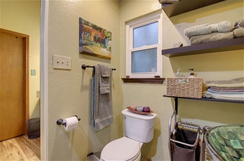 Foto 15 - Pet-friendly Austin Home w/ Deck & Private Hot Tub