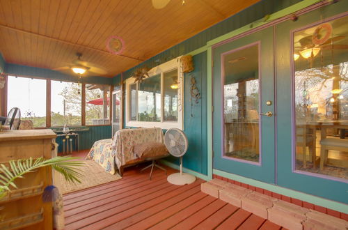 Foto 10 - Pet-friendly Austin Home w/ Deck & Private Hot Tub