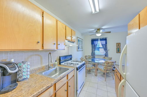 Photo 3 - Cozy Bay Shore Condo Near Museums & Outdoor Rec