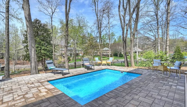 Photo 1 - Porch Paradise by Avantstay New Pool, Firepit