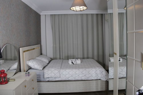 Photo 6 - Solo Suites Hotel