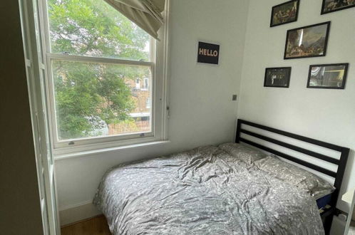 Photo 3 - Stylish 1BD Flat With Private Terrace - Kilburn