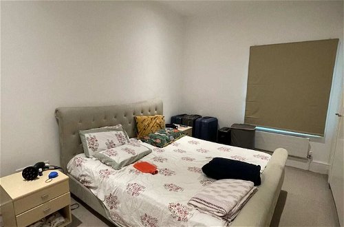 Photo 1 - Amazingly Located 1BD Flat- 4 Mins to Kings Cross