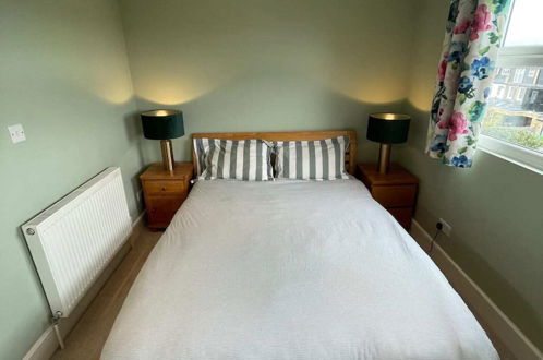 Photo 1 - Beautiful & Stylish 4BD Family Home - Wimbledon