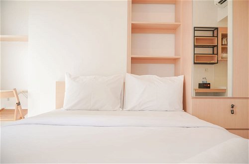 Foto 1 - Comfy And Enjoy Studio At Tokyo Riverside Pik 2 Apartment