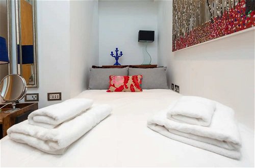 Photo 4 - Luxurious 2 Bedroon Flat in the Heart of London