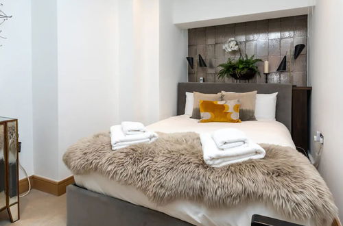 Photo 7 - Luxurious 2 Bedroon Flat in the Heart of London