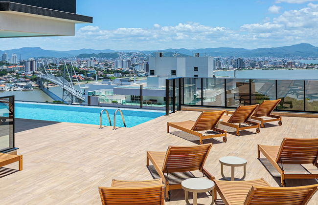 Studios Tower by Viva - Prédio com piscina e estacionamento no centro de Floripa - Foto 65