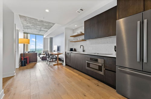 Foto 7 - Luxe Condo in Downtown Austin