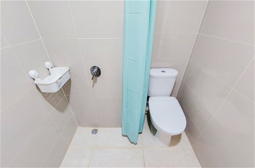 Foto 10 - Good Deal And Homey Studio Apartment At B Residence