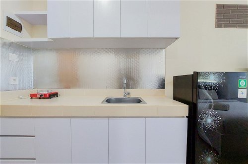 Foto 6 - Good Deal And Homey Studio Apartment At B Residence