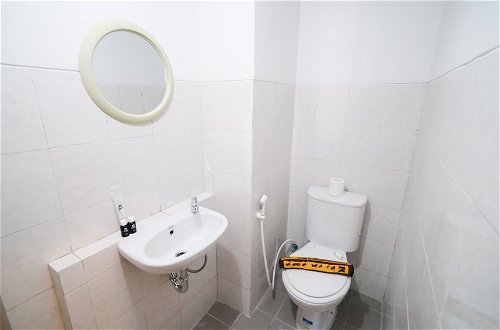 Photo 10 - Simple And Tidy Studio Apartment At Suncity Residence