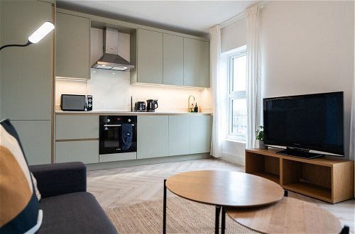 Photo 9 - The Battersea Place - Charming 4bdr Flat