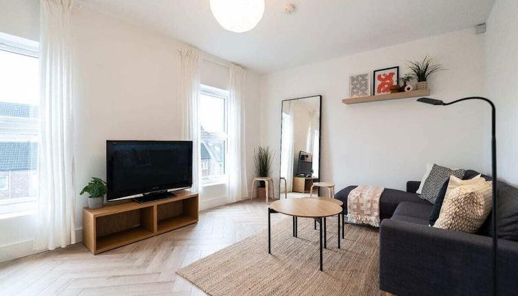 Photo 1 - The Battersea Place - Charming 4bdr Flat