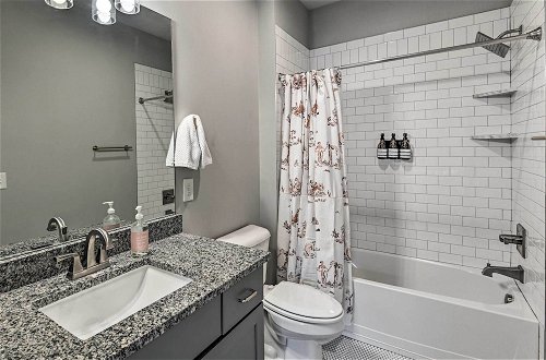 Photo 16 - Tasteful 3-level Townhome < 2 Miles to Music Row