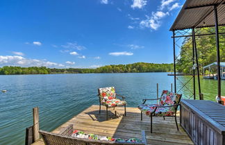 Photo 1 - Spacious Gainesville Retreat On Lake Lanier