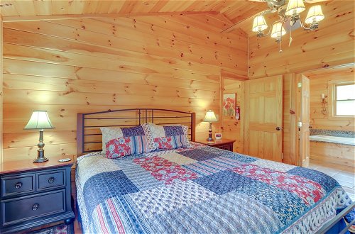 Photo 29 - Charming Morganton Cabin w/ Hot Tub & Game Room