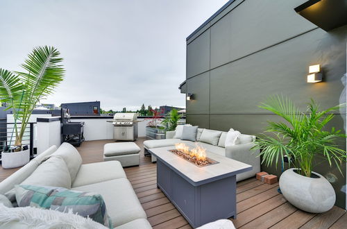 Photo 2 - Luxury Seattle Vacation Rental w/ Fire Pit