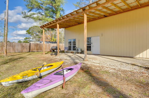 Foto 15 - Alabama Lakefront Getaway w/ Kayaks & Patio